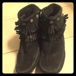 Minnetonka Fringe Boot Size 11